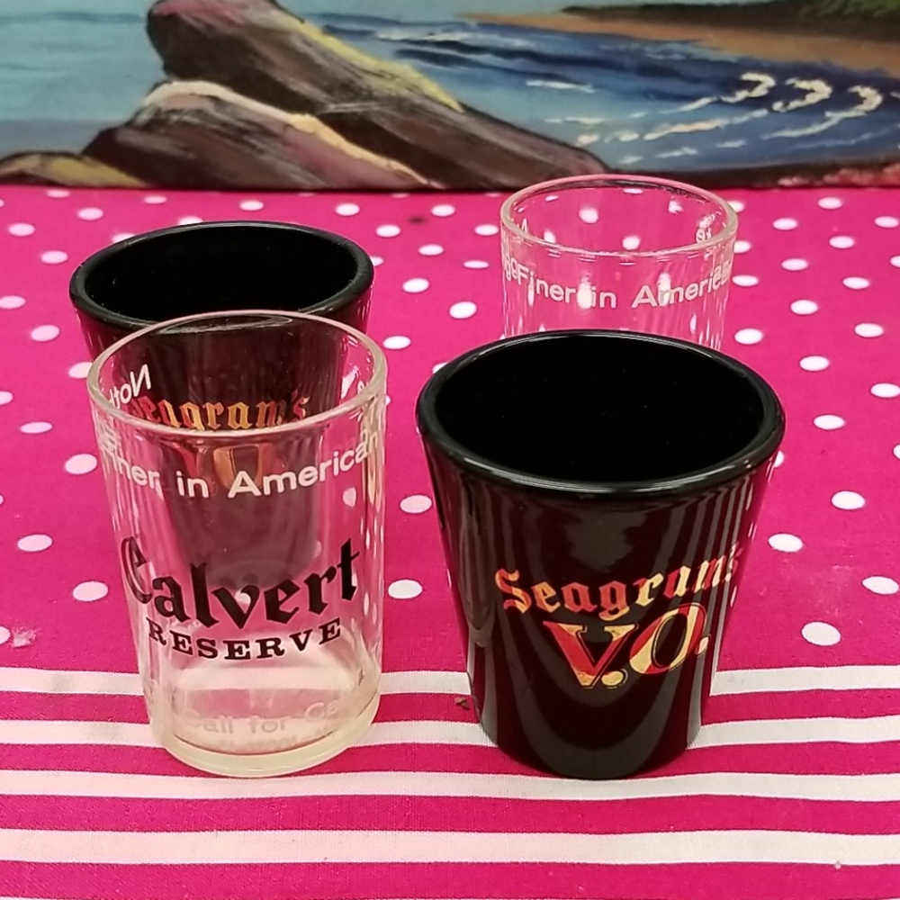 Set of 4 shot glasses